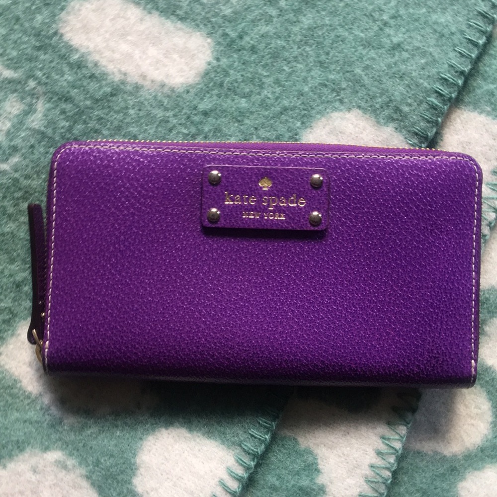 Kate Spade Leather Continental ZIP Wallet